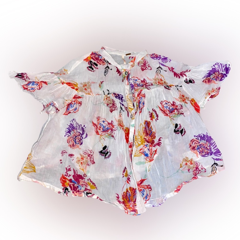 NWOT FREE PEOPLE WHITE FLORAL BUTTON-UP SHORT-SLEEVE TOP // SIZE XS🤍